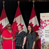 Sur la photo (de gauche à droite) : Chi Nguyen, députée de Spadina – Harbourfront ; Ingrid Palmer et Melissa Egan de Réalise; l'honorable Rechie Valdez, ministre canadienne des Femmes et de l'Égalité des genres.